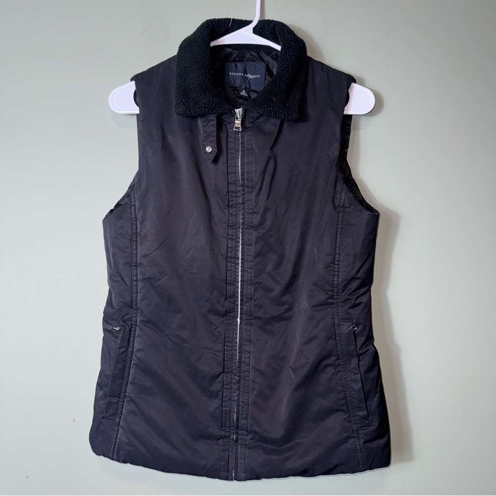 Banana Republic Women’s Black Vest Fleece Neck Full Zipper Medium